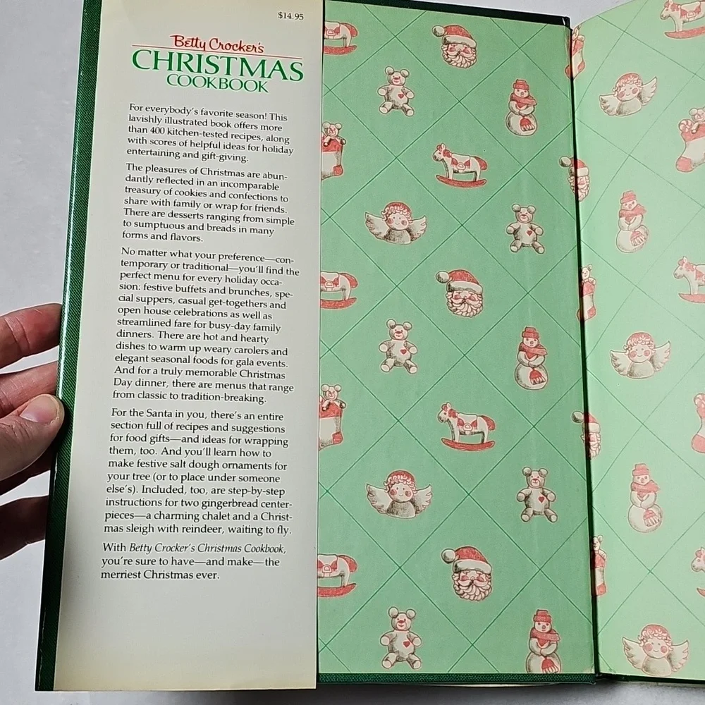 Betty Crocker Green and Red Holiday Baking Cookbook 1984 Fourth Printing